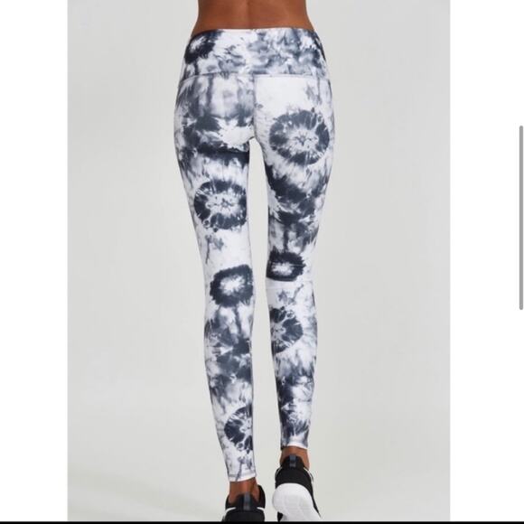 Like New Noli Tie Dye Leggings - Picture 4 of 8